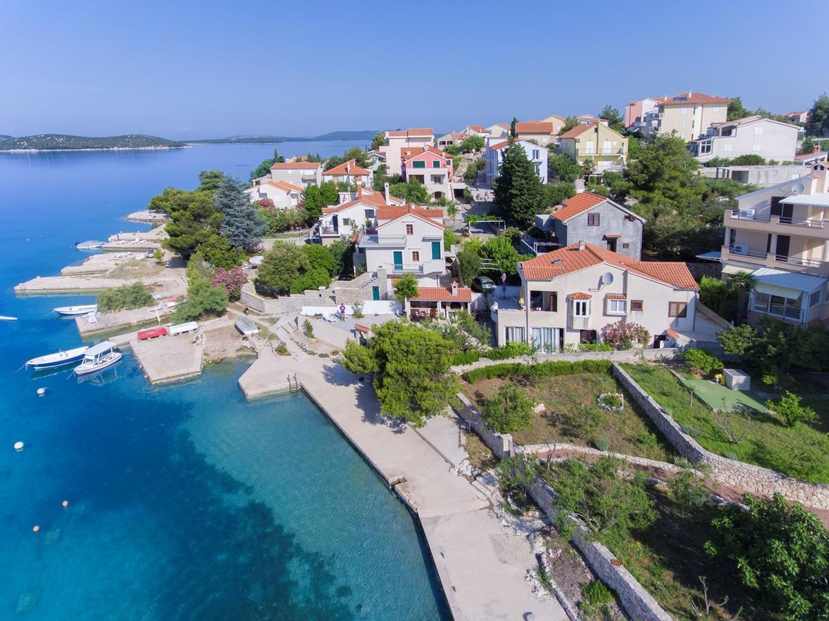 Sea Breeze - Front Sea Apartment Zaboric Exterior photo